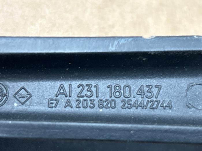 Bras essuie-glace avant Mercedes C-Klasse