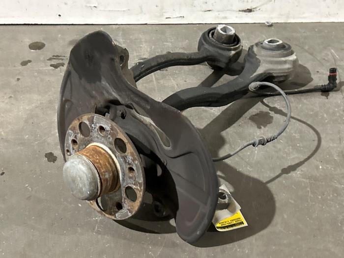 Knuckle, front left Mercedes C-Klasse