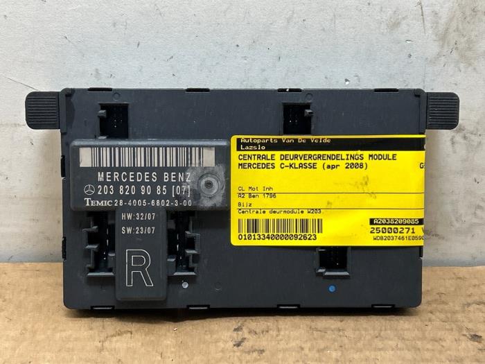 Modul centralnego zamka Mercedes C-Klasse