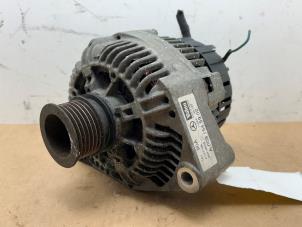 Gebruikte Dynamo Mercedes SLK (R170) 2.0 200 16V Prijs € 90,75 Inclusief btw aangeboden door Autoparts Van De Velde