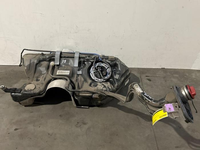 Réservoir de carburant Mercedes C-Klasse