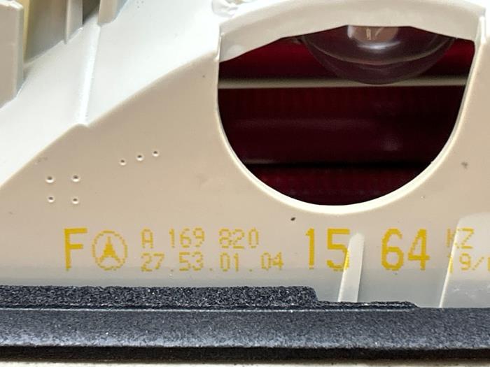 Feu arrière gauche Mercedes B-Klasse