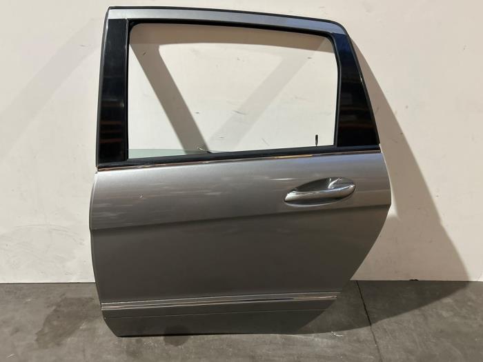 Drzwi lewe tylne wersja 4-drzwiowa Mercedes B-Klasse