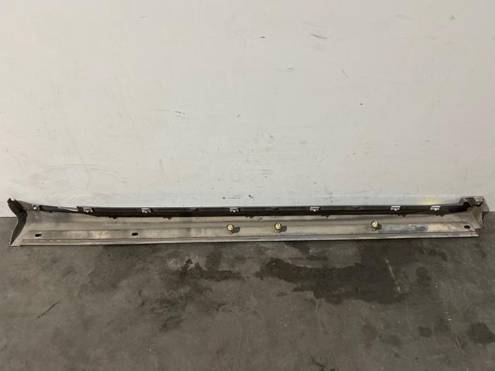 Seuil gauche Mercedes B-Klasse