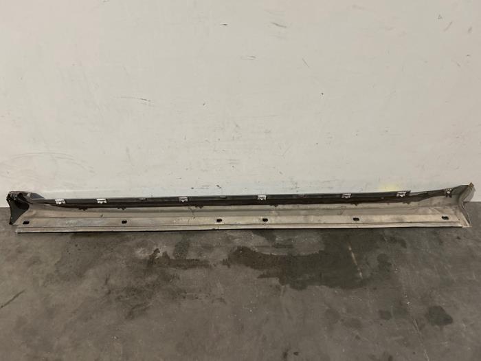 Sill, right Mercedes B-Klasse