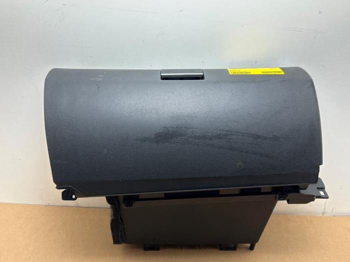 Boîte à gants Mercedes B-Klasse