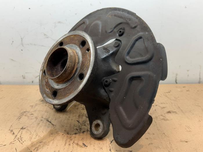 Sworzen prawy przód Mercedes Vito