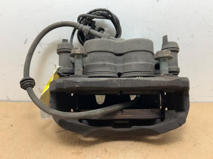 Pinza de freno derecha delante Mercedes Vito