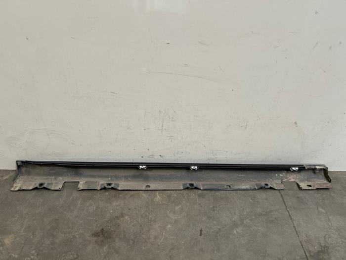 Sill, left Mercedes A-Klasse