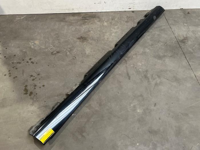 Sill, left Mercedes A-Klasse