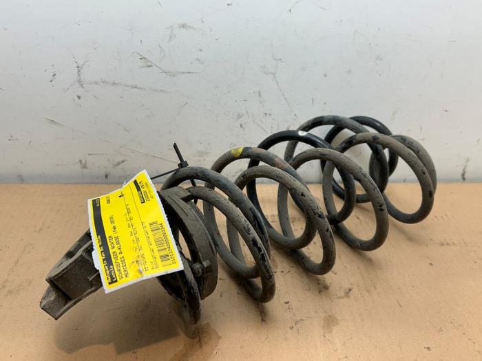 Muelle helicoidal detrás Mercedes A-Klasse