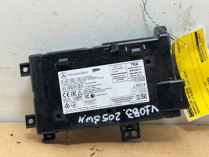 Ladowarka bezprzewodowa Mercedes C-Klasse