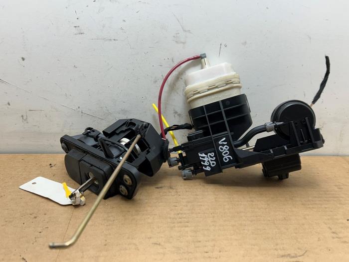 Mechanizm zamka pokrywy bagaznika Mercedes S-Klasse