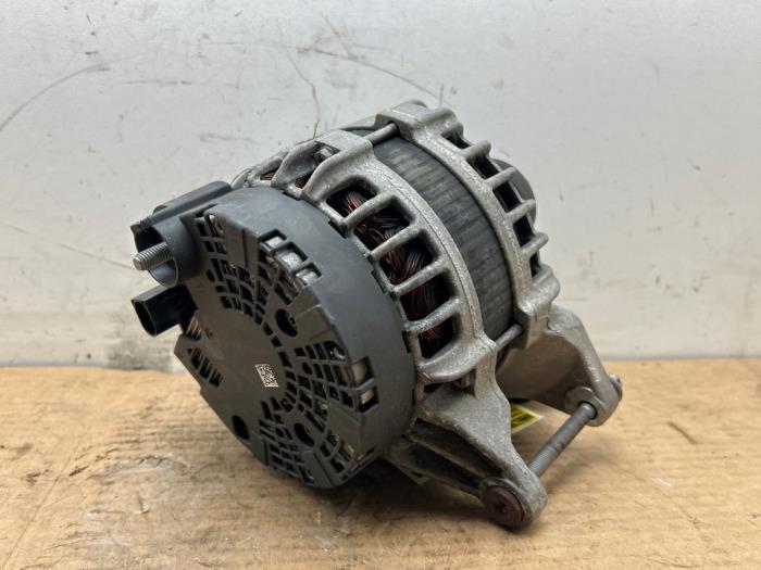 Dynamo Mercedes C-Klasse