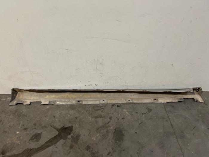 Sill, left Mercedes R-Klasse