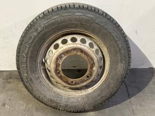 Gebruikte Velg + Band Mercedes Sprinter 4,6t (906.15/906.25) 419 CDI V6 24V Prijs € 90,75 Inclusief btw aangeboden door Autoparts Van De Velde