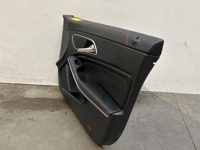 Tapicerka drzwi prawych przednich wersja 4-drzwiowa Mercedes CLA