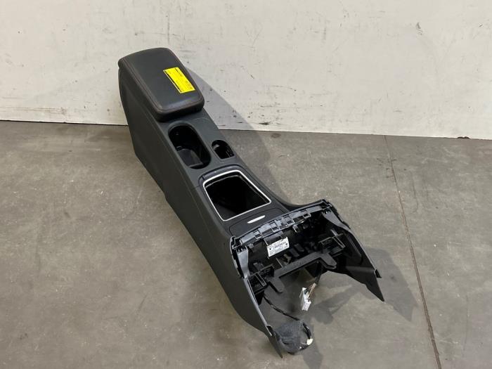 Konsole srodkowe Mercedes CLA