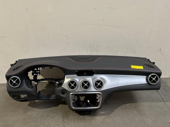 Salpicadero Mercedes CLA