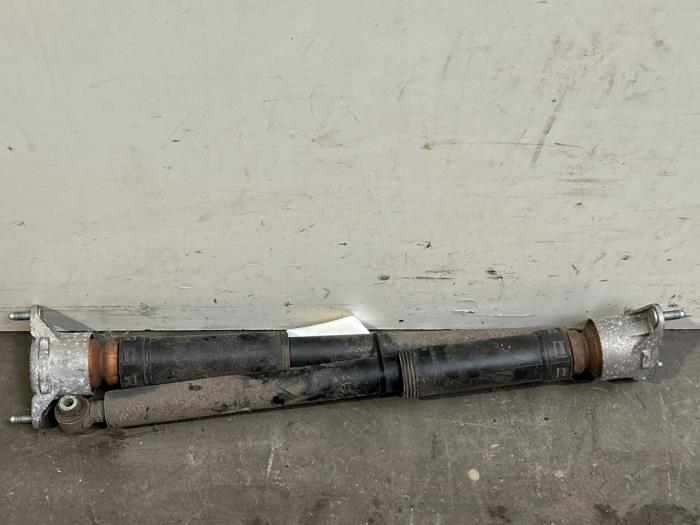 Shock absorber kit Mercedes CLA