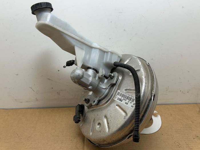 Wspomaganie hamulców Mercedes CLA