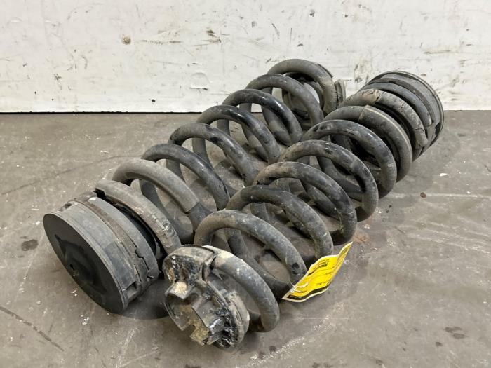 Muelle helicoidal detrás Mercedes ML-Klasse