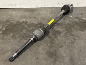 Gebruikte Cardanas rechts-voor (VWA) Mercedes ML III (166) 2.1 ML-250 CDI 16V BlueTEC 4-Matic Prijs € 181,50 Inclusief btw aangeboden door Autoparts Van De Velde