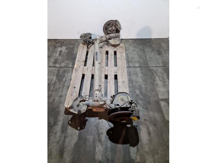 Os tylna napedu na przednie kola Mercedes Citan