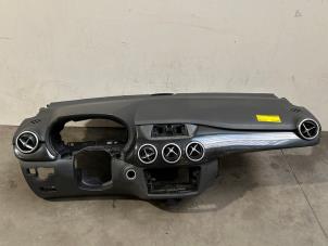 Gebruikte Dashboard Mercedes B (W246) 1.8 B-180 CDI BlueEFFICIENCY 16V Prijs € 242,00 Inclusief btw aangeboden door Autoparts Van De Velde