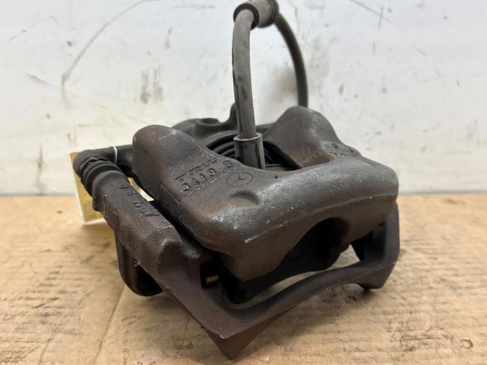 Etrier de frein (pince) avant gauche Mercedes B-Klasse