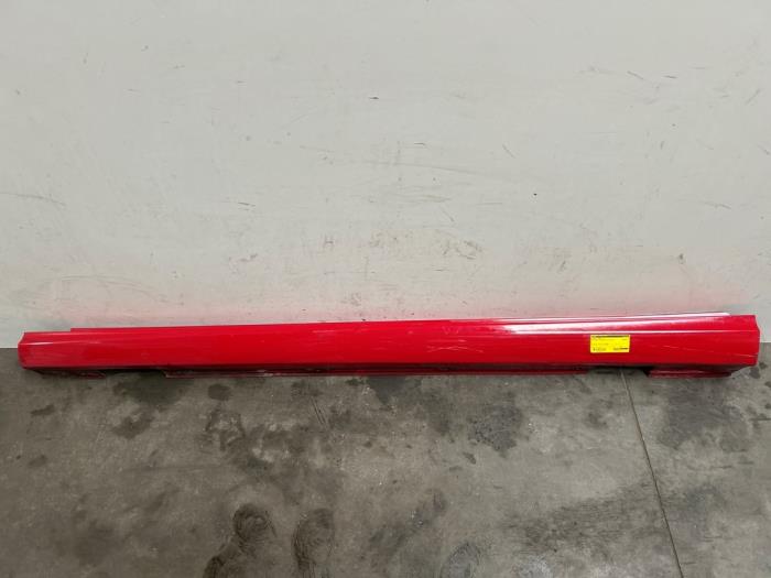 Sill, left Mercedes B-Klasse