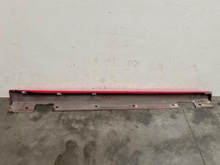 Sill, left Mercedes B-Klasse