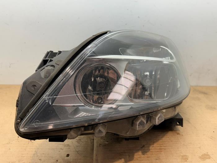 Phare gauche Mercedes B-Klasse