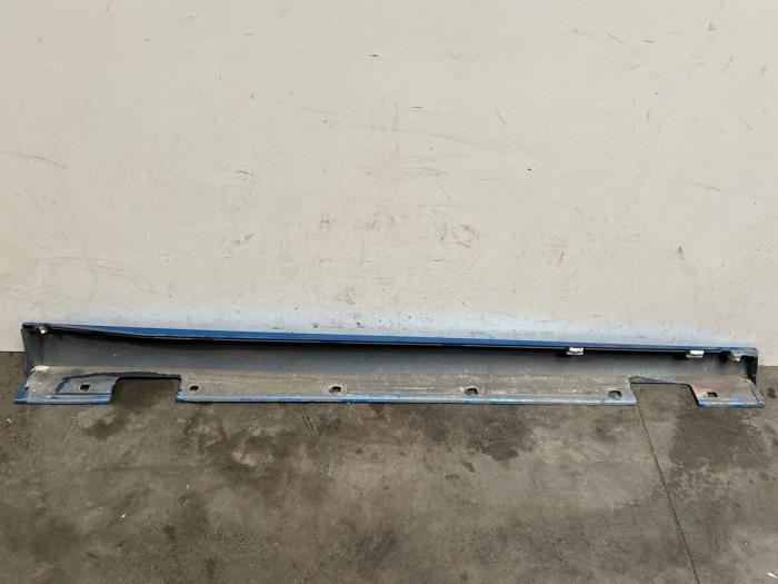 Sill, left Mercedes B-Klasse