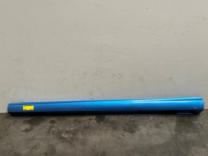 Sill, left Mercedes B-Klasse