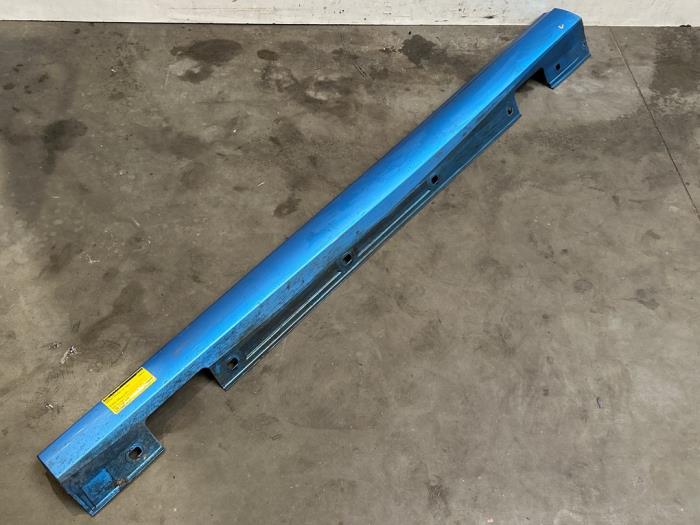 Sill, left Mercedes B-Klasse