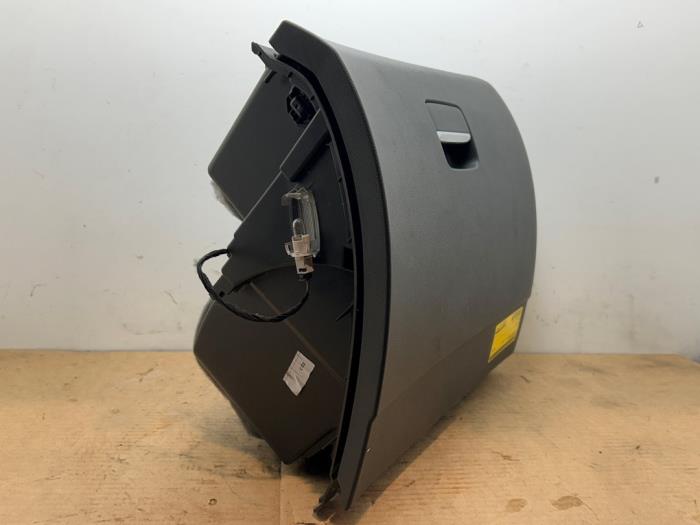 Boîte à gants Mercedes B-Klasse