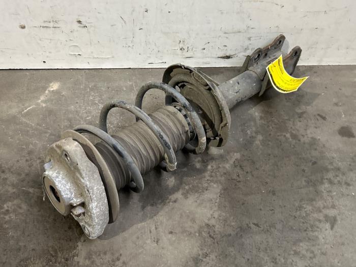 Amortyzator wstrzasów prawy przód Mercedes B-Klasse