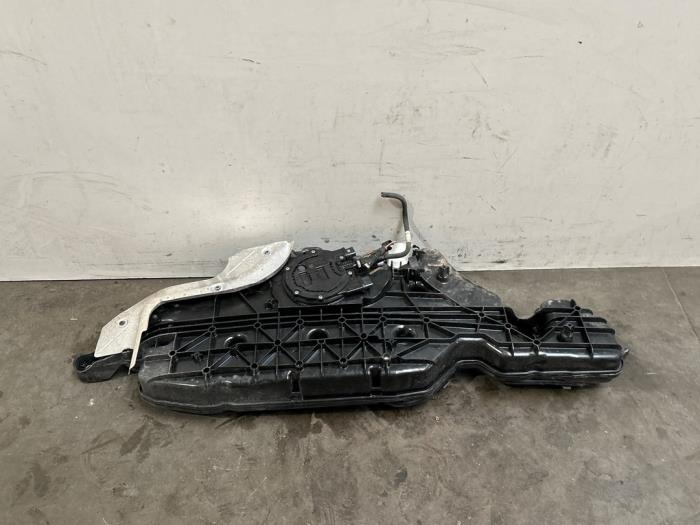 Zbiornik AdBlue Mercedes B-Klasse