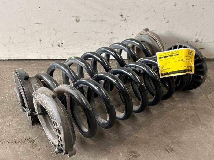 Muelle helicoidal detrás Mercedes C-Klasse