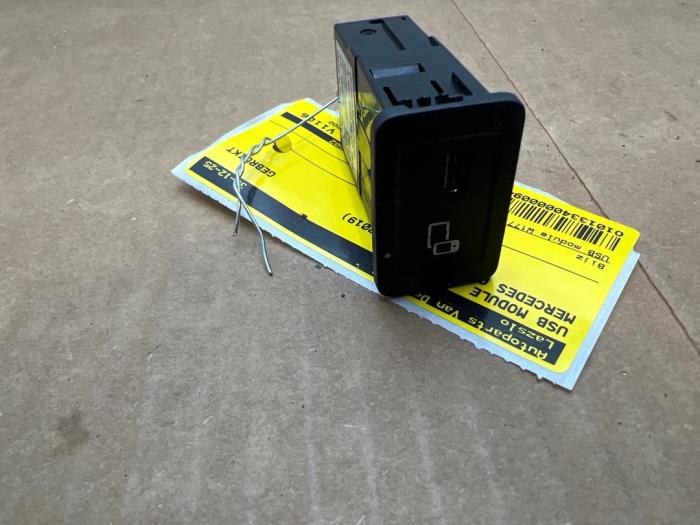USB module Mercedes A-Klasse