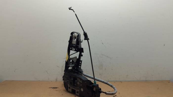 Mechanizm blokady drzwi prawych przednich wersja 4-drzwiowa Mercedes A-Klasse