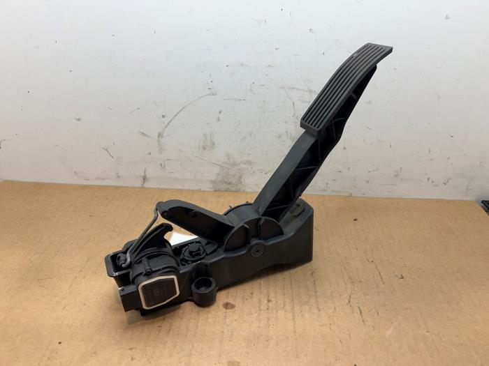 Pedal gazu Mercedes B-Klasse