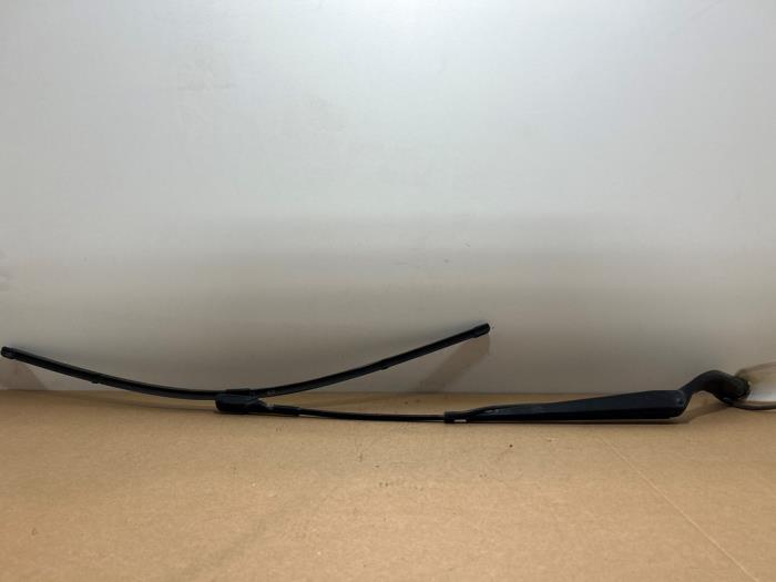 Ramie wycieraczki przedniej Mercedes Sprinter