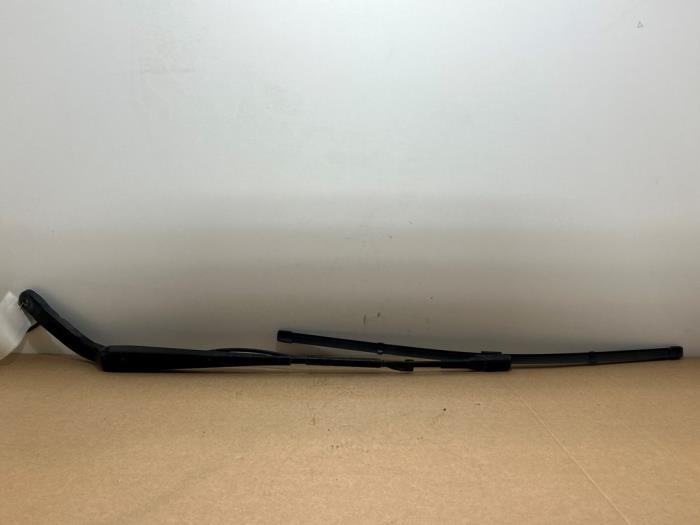 Ramie wycieraczki przedniej Mercedes Sprinter