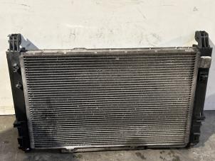 Gebruikte Radiateur Mercedes B (W245) 2.0 B-200 CDI 16V Prijs € 60,50 Inclusief btw aangeboden door Autoparts Van De Velde