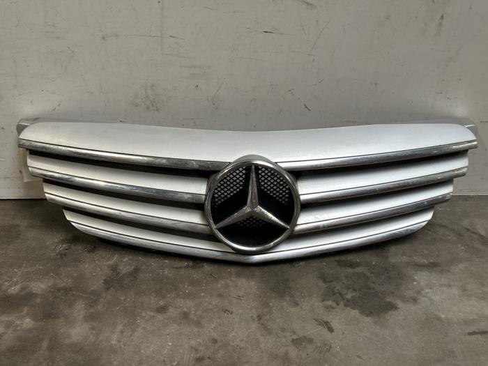 Grill Mercedes B-Klasse
