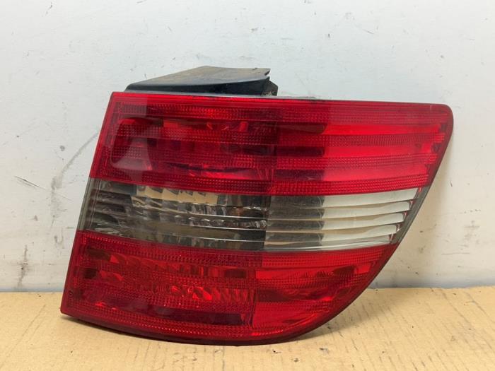 Luz trasera derecha Mercedes B-Klasse