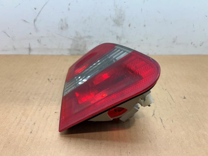 Luz trasera izquierda Mercedes B-Klasse