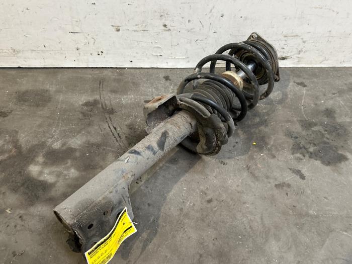 Fronts shock absorber, left Mercedes B-Klasse